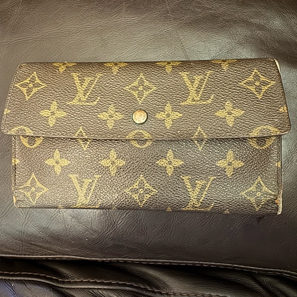 Louis Vuitton Accessories - Louis Vuitton Vintage Sarah Monogram Wallet